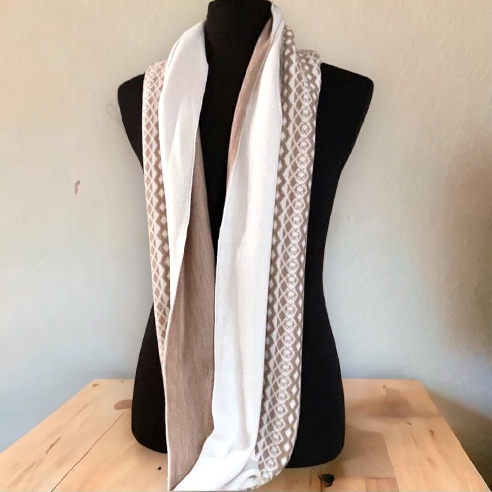 Calvin Klein Infinity Loop Scarf NWT - Picture 2 of 5